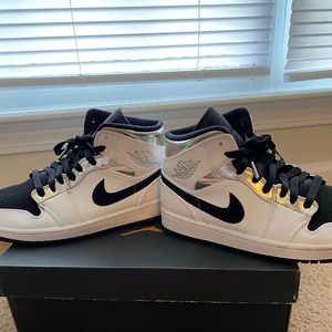 Jordan 1 mid